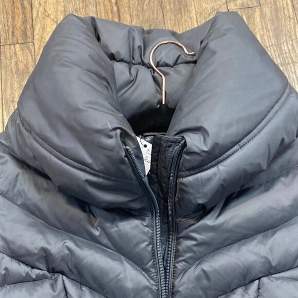 NWOT Guess  Bomber jacket - Picture 2 of 6